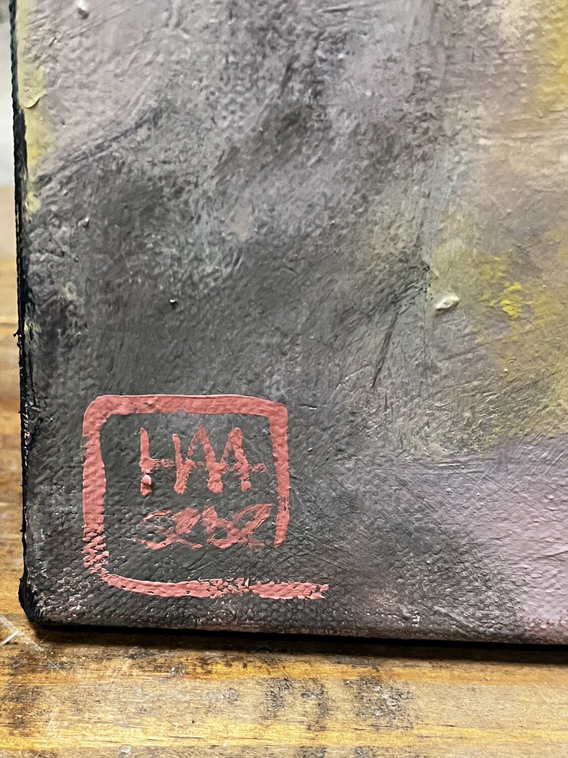 À travers la vitre